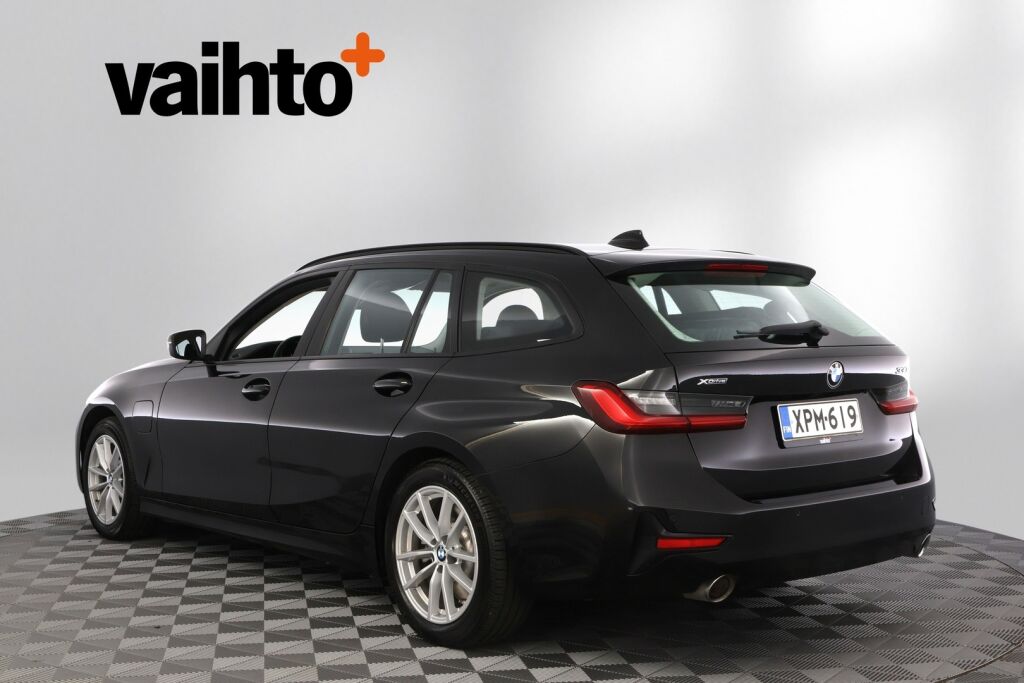 BMW 330 2021 G21 Touring 330e xDrive A Charged Edition / Suomiauto / BMW Live Cockpit Prof / Navigointi