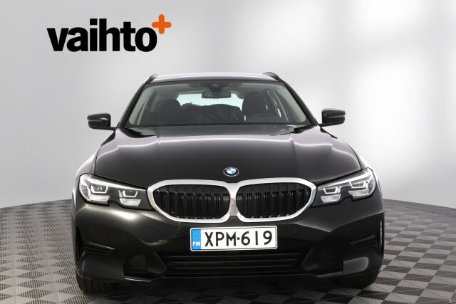 BMW 330 2021 G21 Touring 330e xDrive A Charged Edition / Suomiauto / BMW Live Cockpit Prof / Navigointi