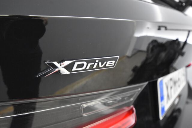 BMW 330 2021 G21 Touring 330e xDrive A Charged Edition / Suomiauto / BMW Live Cockpit Prof / Navigointi