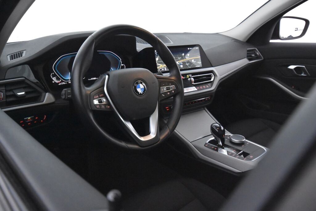 BMW 330 2021 G21 Touring 330e xDrive A Charged Edition / Suomiauto / BMW Live Cockpit Prof / Navigointi