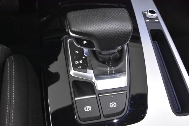 Audi Q5 2022 Advanced 50 TFSI e 220 kW quattro S tronic Electrified Edition / S-Line sisäpaketti / 1-Om / ACC / Digimittaristo / Tehdaskoukku