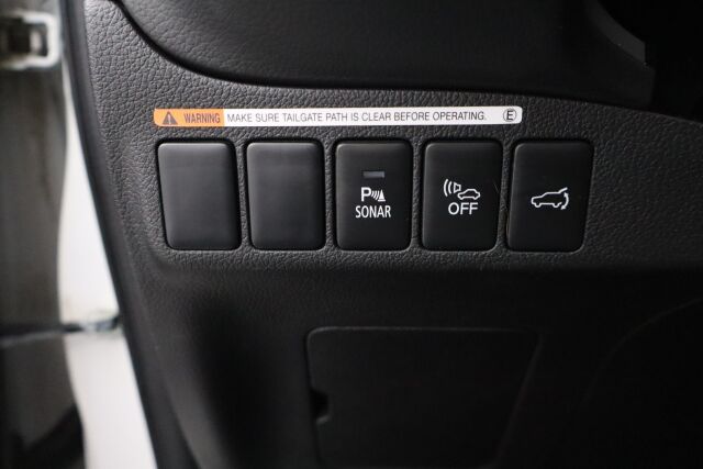 Mitsubishi Outlander PHEV 2019 Instyle 4WD 5P / Merkkihuollettu / Vetokoukku / Remote control / Timantti nahat / Keyless Go / LEDit / 360° / BLIS