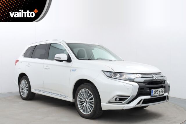 Mitsubishi Outlander PHEV 2019 Instyle 4WD 5P / Merkkihuollettu / Vetokoukku / Remote control / Timantti nahat / Keyless Go / LEDit / 360° / BLIS