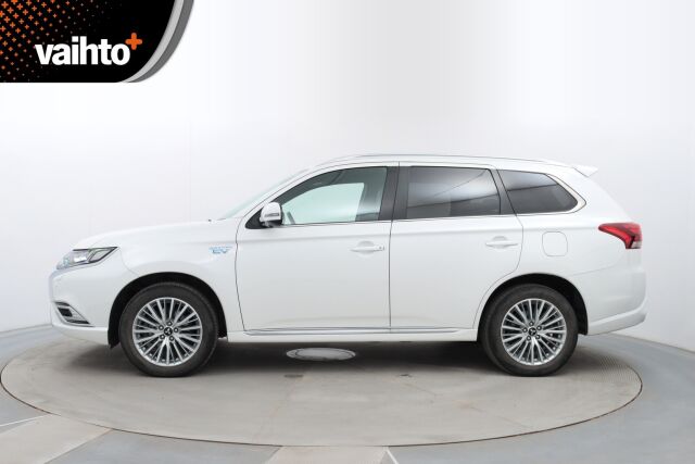 Mitsubishi Outlander PHEV 2019 Instyle 4WD 5P / Merkkihuollettu / Vetokoukku / Remote control / Timantti nahat / Keyless Go / LEDit / 360° / BLIS
