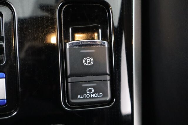 Mitsubishi Outlander PHEV 2019 Instyle 4WD 5P / Merkkihuollettu / Vetokoukku / Remote control / Timantti nahat / Keyless Go / LEDit / 360° / BLIS