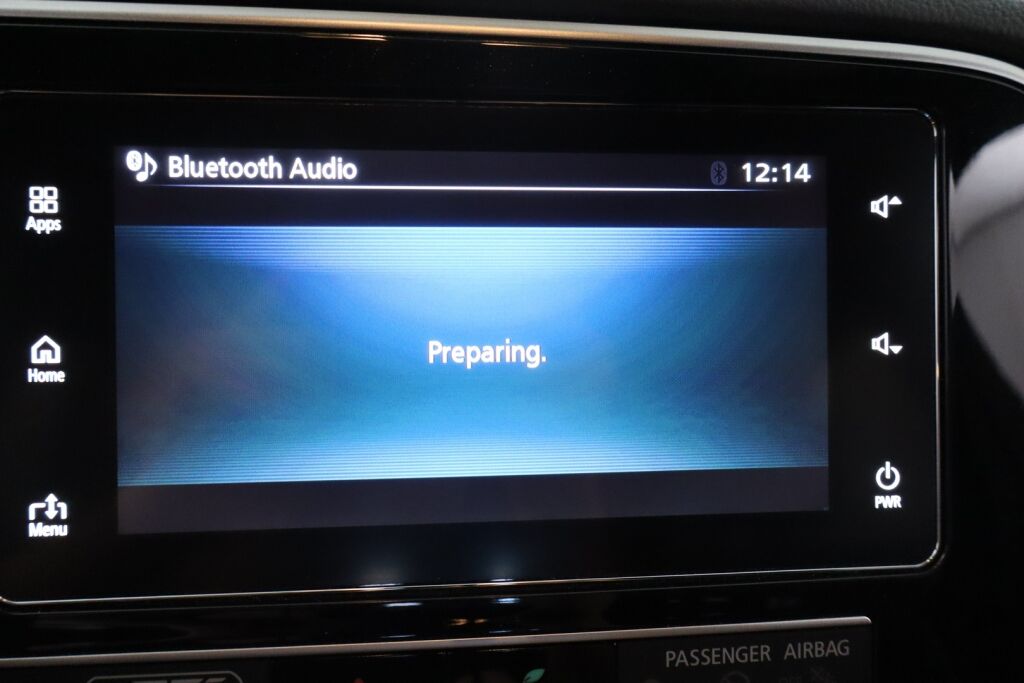 Mitsubishi Outlander PHEV 2019 Instyle 4WD 5P / Merkkihuollettu / Vetokoukku / Remote control / Timantti nahat / Keyless Go / LEDit / 360° / BLIS