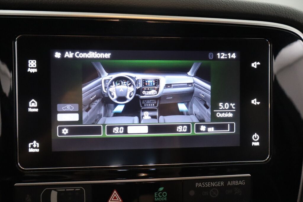 Mitsubishi Outlander PHEV 2019 Instyle 4WD 5P / Merkkihuollettu / Vetokoukku / Remote control / Timantti nahat / Keyless Go / LEDit / 360° / BLIS