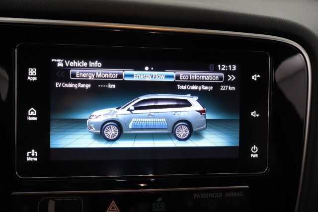 Mitsubishi Outlander PHEV 2019 Instyle 4WD 5P / Merkkihuollettu / Vetokoukku / Remote control / Timantti nahat / Keyless Go / LEDit / 360° / BLIS