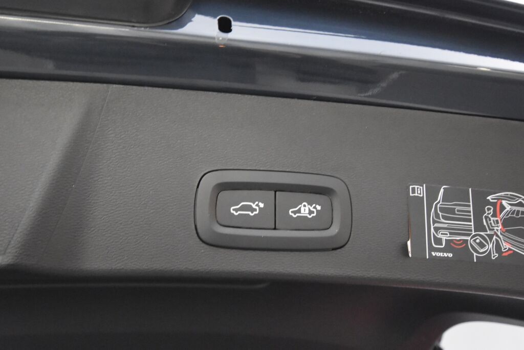 Volvo XC40 2022 T4 TwE Business Inscription Edition aut /   Adapt.vakkari / Navi / KeyLessGo / Peruutuskamera /