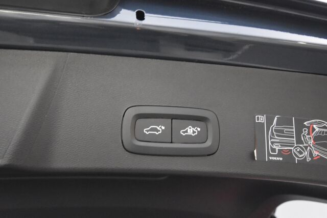Volvo XC40 2022 T4 TwE Business Inscription Edition aut /   Adapt.vakkari / Navi / KeyLessGo / Peruutuskamera /