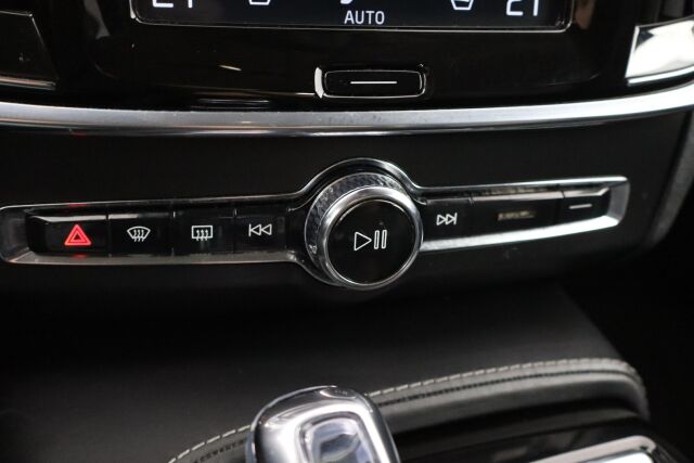 Volvo V90 2019 T8 AWD Business R-Design aut. / Adapt. vakk / Thors hammer / VOC / Navi / KeylessGO /