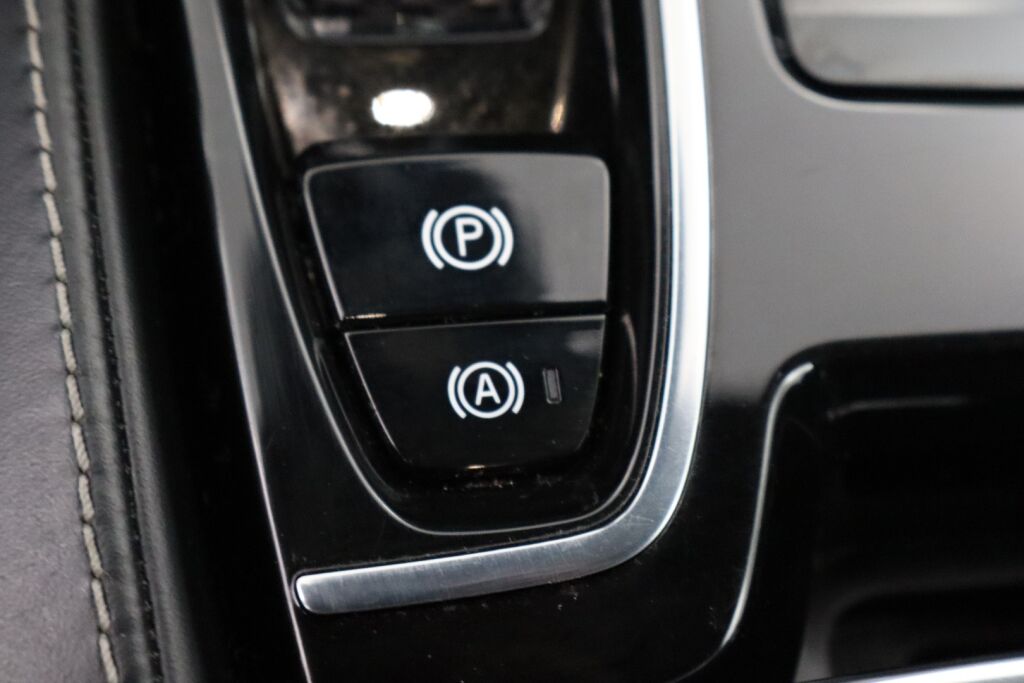 Volvo V90 2019 T8 AWD Business R-Design aut. / Adapt. vakk / Thors hammer / VOC / Navi / KeylessGO /