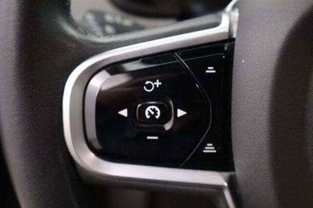 Volvo V90 2019 T8 AWD Business R-Design aut. / Adapt. vakk / Thors hammer / VOC / Navi / KeylessGO /