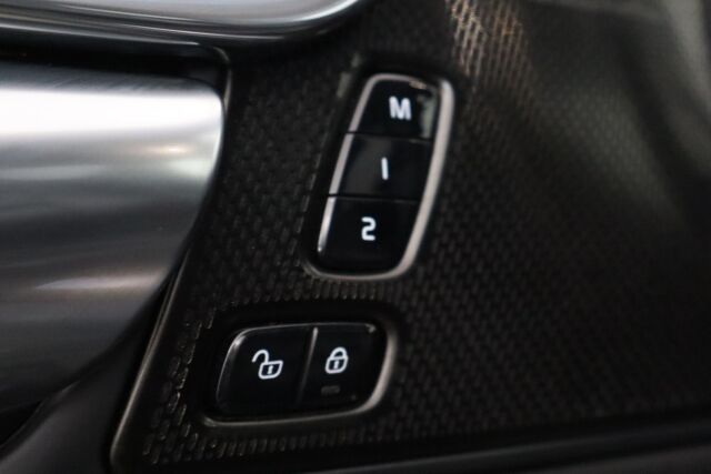 Volvo V90 2019 T8 AWD Business R-Design aut. / Adapt. vakk / Thors hammer / VOC / Navi / KeylessGO /