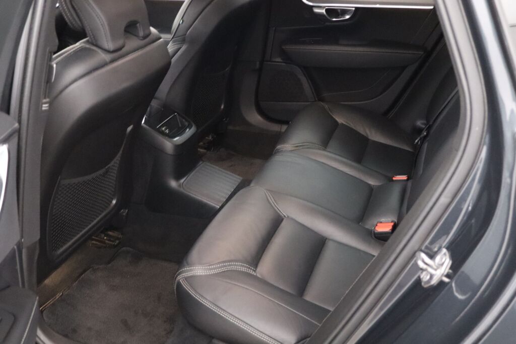 Volvo V90 2019 T8 AWD Business R-Design aut. / Adapt. vakk / Thors hammer / VOC / Navi / KeylessGO /