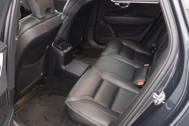 Volvo V90 2019 T8 AWD Business R-Design aut. / Adapt. vakk / Thors hammer / VOC / Navi / KeylessGO /
