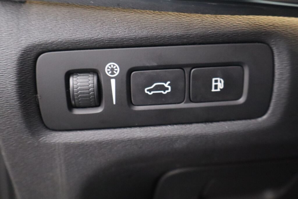 Volvo V90 2019 T8 AWD Business R-Design aut. / Adapt. vakk / Thors hammer / VOC / Navi / KeylessGO /