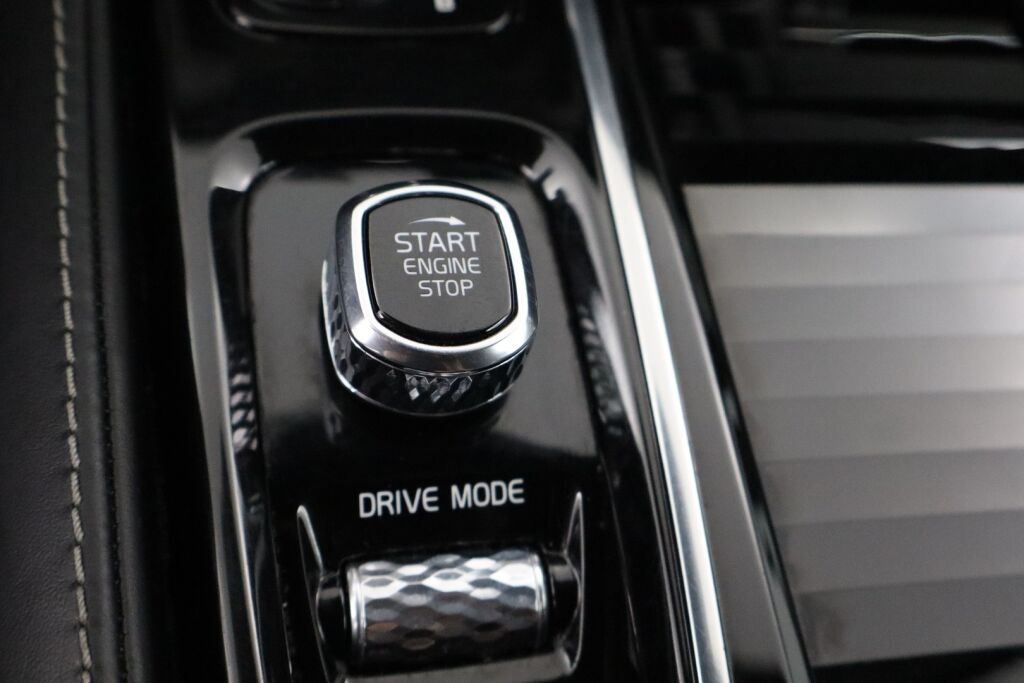 Volvo V90 2019 T8 AWD Business R-Design aut. / Adapt. vakk / Thors hammer / VOC / Navi / KeylessGO /