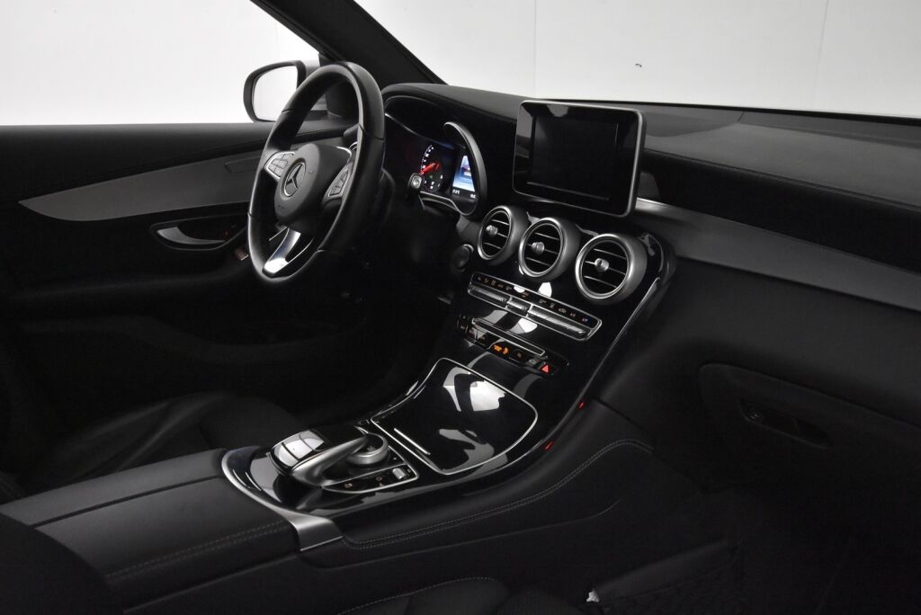 Mercedes-Benz GLC 2017 350 e 4Matic A Premium Business / Navi / Vetokoukku / Kamera / Burmester - RAHOITUS TÄHÄN AUTOON VAIN 3.99% - 