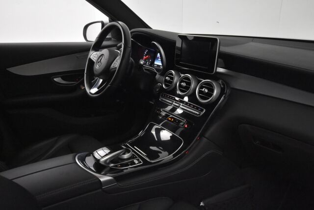 Mercedes-Benz GLC 2017 350 e 4Matic A Premium Business / Navi / Vetokoukku / Kamera / Burmester - RAHOITUS TÄHÄN AUTOON VAIN 3.99% - 