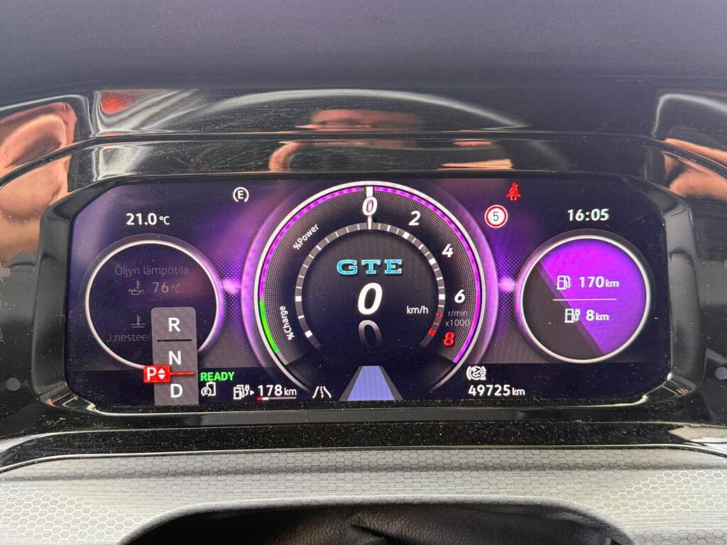 Volkswagen Golf 2021 GTE 180 kW (PHEV) DSG-automaatti / Liikennemerkkien tunnistus / Kaistavahti / Wireless appconnect