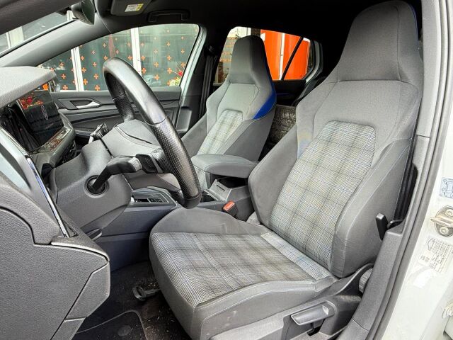 Volkswagen Golf 2021 GTE 180 kW (PHEV) DSG-automaatti / Liikennemerkkien tunnistus / Kaistavahti / Wireless appconnect