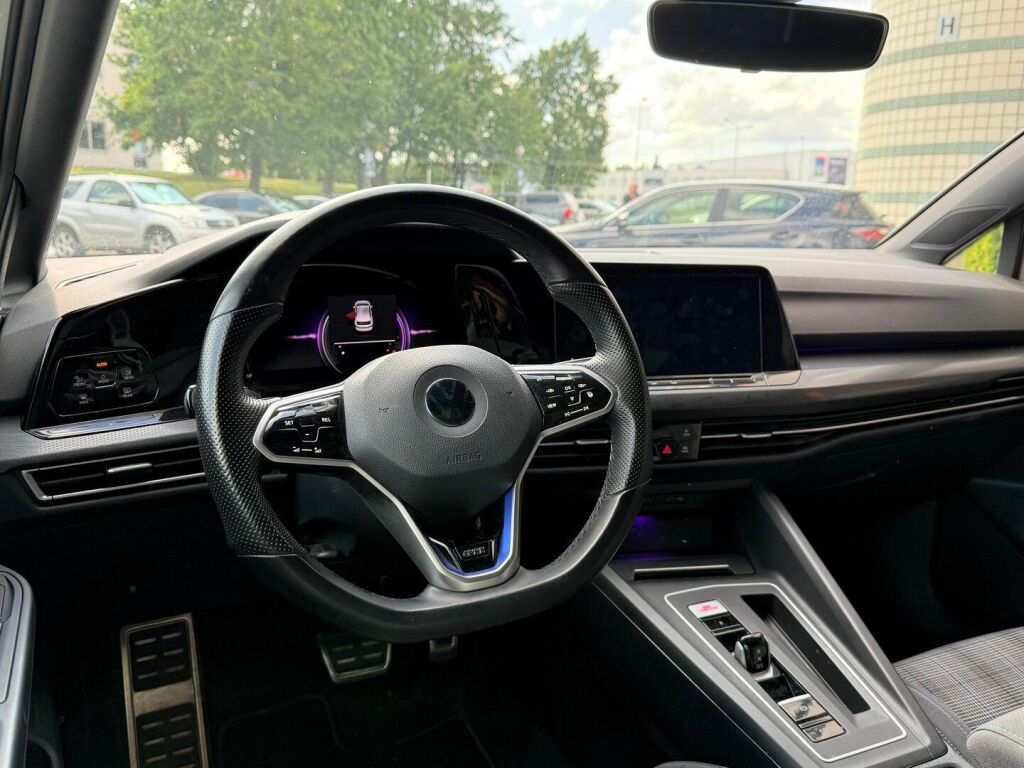 Volkswagen Golf 2021 GTE 180 kW (PHEV) DSG-automaatti / Liikennemerkkien tunnistus / Kaistavahti / Wireless appconnect
