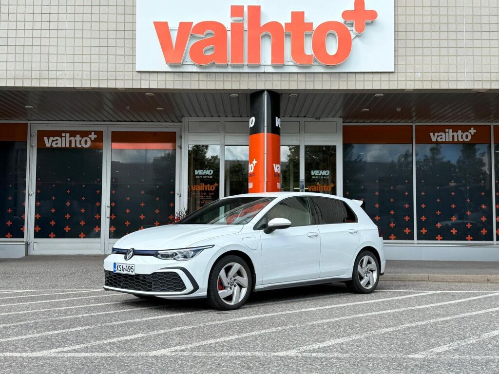 Volkswagen Golf 2021 GTE 180 kW (PHEV) DSG-automaatti / Liikennemerkkien tunnistus / Kaistavahti / Wireless appconnect