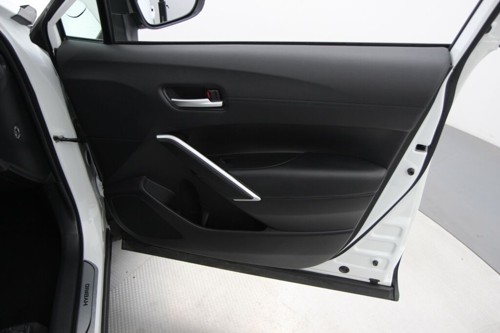 Toyota Corolla Cross 2023 2.0 Hybrid Active / Tehdastakuu / Suomiauto / 1-Omistaja / ALV / Adapt.vakkari / P-kamera