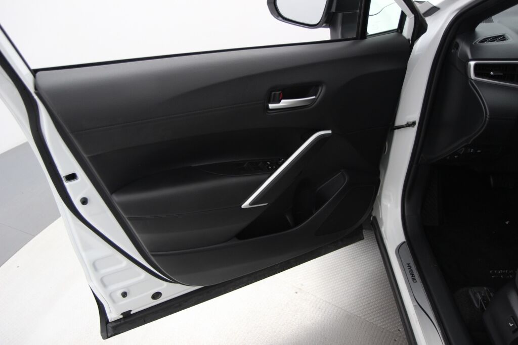 Toyota Corolla Cross 2023 2.0 Hybrid Active / Tehdastakuu / Suomiauto / 1-Omistaja / ALV / Adapt.vakkari / P-kamera