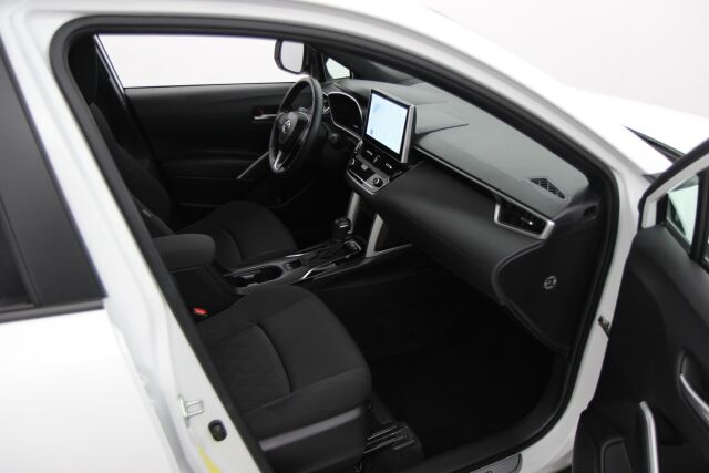 Toyota Corolla Cross 2023 2.0 Hybrid Active / Tehdastakuu / Suomiauto / 1-Omistaja / ALV / Adapt.vakkari / P-kamera