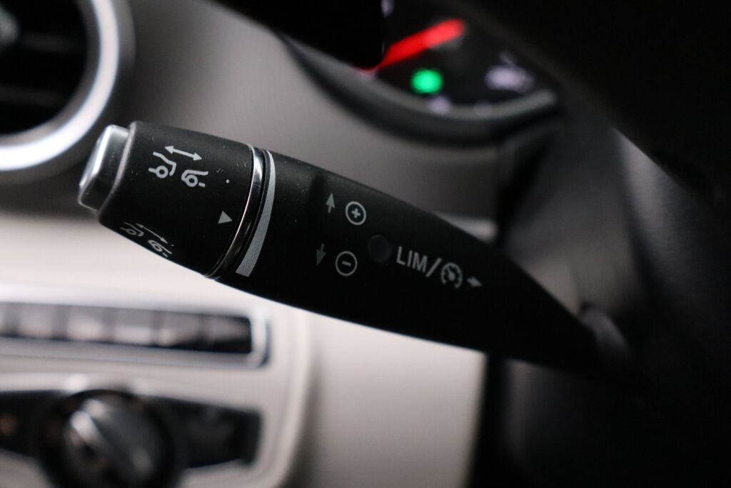 Mercedes-Benz V 2016 250 BlueTEC normaali A1 A / Adapt.Vakkari / Webasto / BLIS / 360° Kamera / Vetokoukku / Istuintuuletus / - RAHOITUS TÄHÄN AUTOON VAIN 3.99% - 