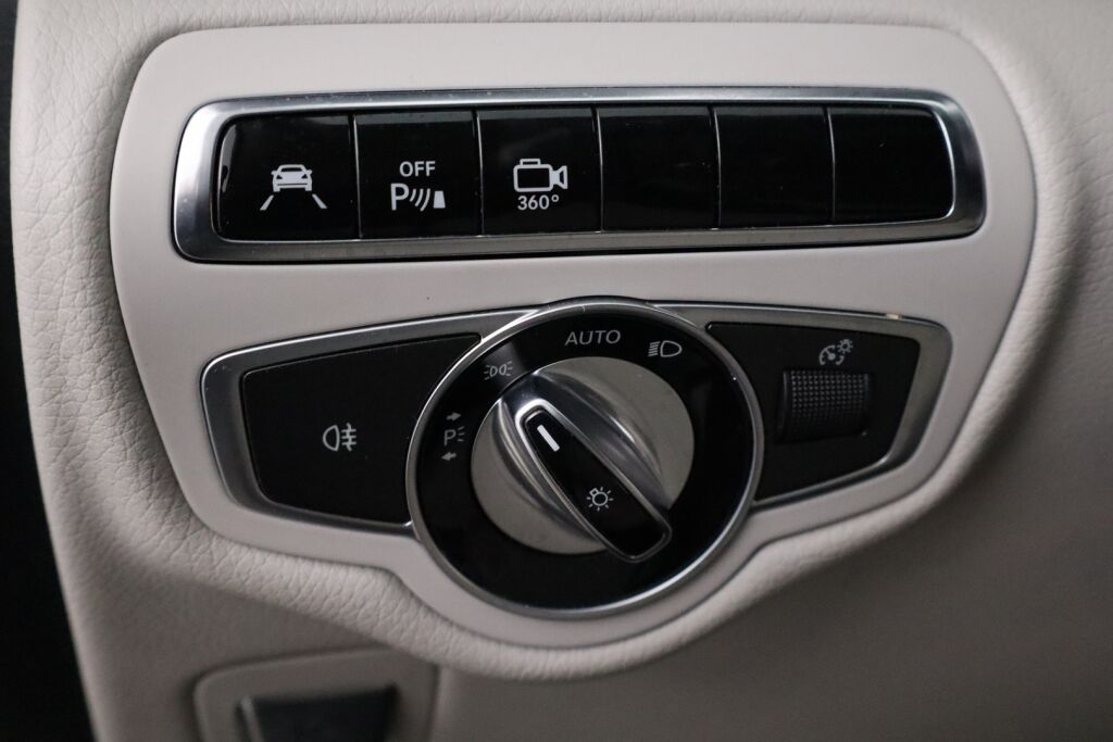 Mercedes-Benz V 2016 250 BlueTEC normaali A1 A / Adapt.Vakkari / Webasto / BLIS / 360° Kamera / Vetokoukku / Istuintuuletus / - RAHOITUS TÄHÄN AUTOON VAIN 3.99% - 