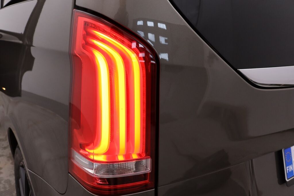 Mercedes-Benz V 2016 250 BlueTEC normaali A1 A / Adapt.Vakkari / Webasto / BLIS / 360° Kamera / Vetokoukku / Istuintuuletus / - RAHOITUS TÄHÄN AUTOON VAIN 3.99% - 
