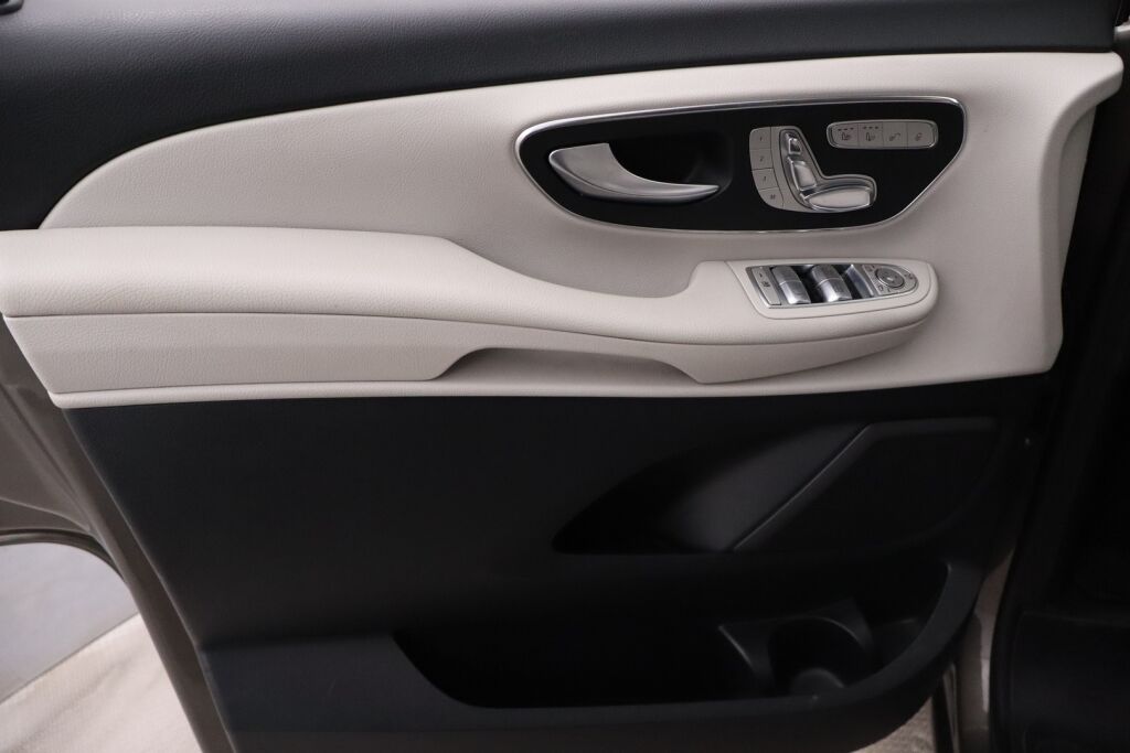 Mercedes-Benz V 2016 250 BlueTEC normaali A1 A / Adapt.Vakkari / Webasto / BLIS / 360° Kamera / Vetokoukku / Istuintuuletus / - RAHOITUS TÄHÄN AUTOON VAIN 3.99% - 