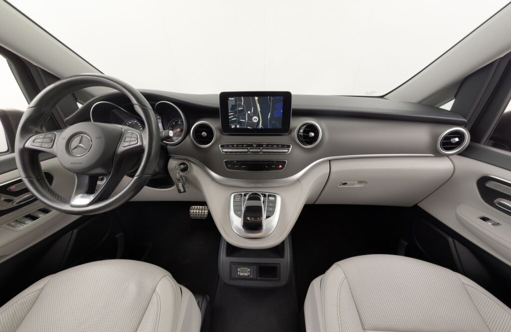 Mercedes-Benz V 2016 250 BlueTEC normaali A1 A / Adapt.Vakkari / Webasto / BLIS / 360° Kamera / Vetokoukku / Istuintuuletus / - RAHOITUS TÄHÄN AUTOON VAIN 3.99% - 