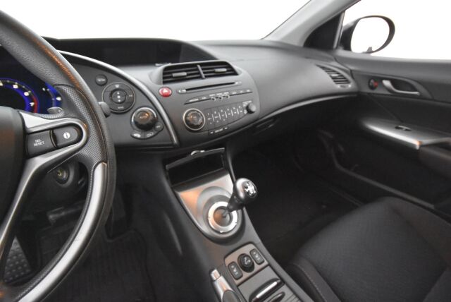 Honda Civic 2009 5D 1,4i Comfort i-Shift / Vetokoukku / Webasto / Huoltokirja