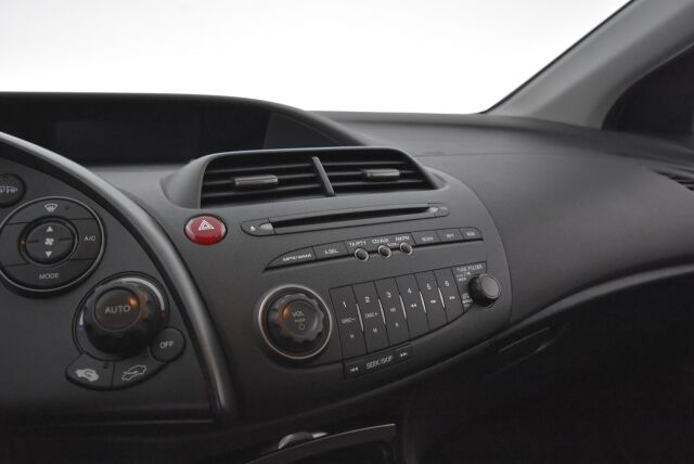 Honda Civic 2009 5D 1,4i Comfort i-Shift / Vetokoukku / Webasto / Huoltokirja