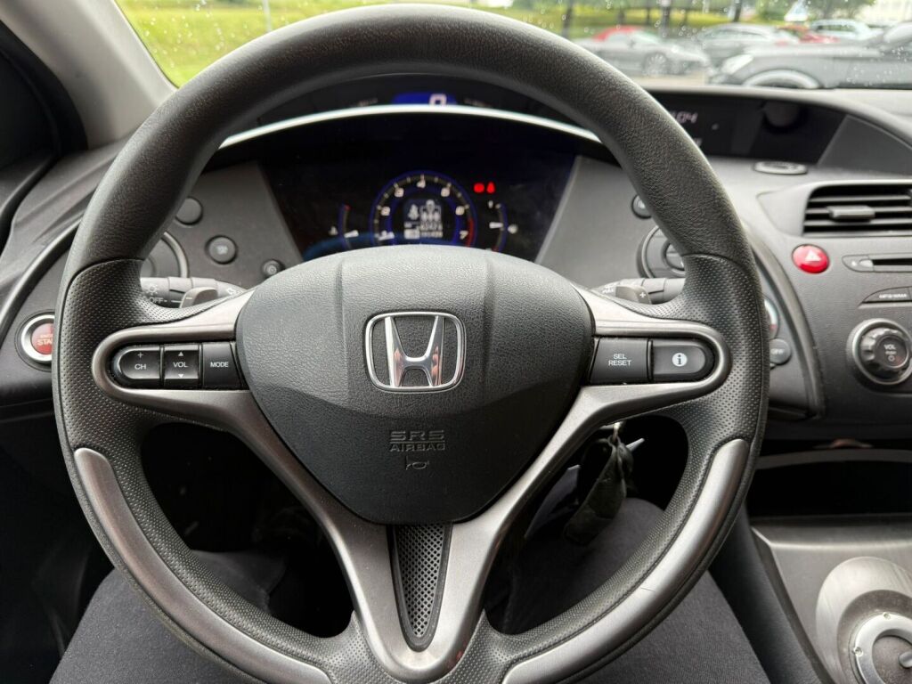 Honda Civic 2009 5D 1,4i Comfort i-Shift / Vetokoukku / Webasto / Huoltokirja