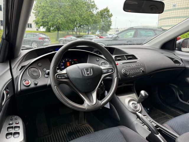 Honda Civic 2009 5D 1,4i Comfort i-Shift / Vetokoukku / Webasto / Huoltokirja