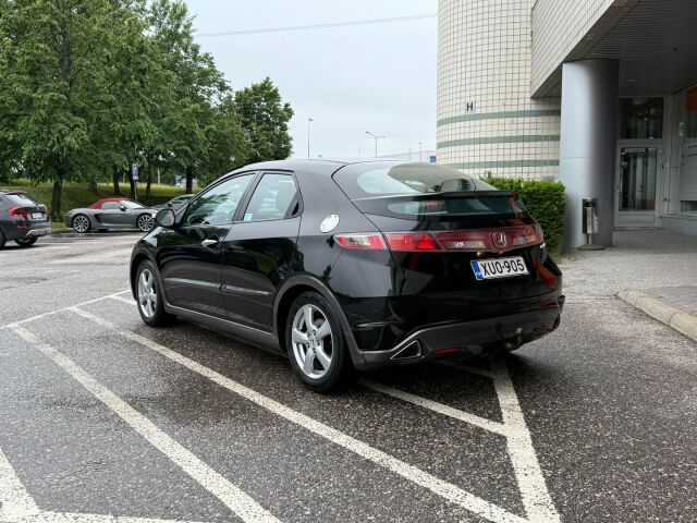Honda Civic 2009 5D 1,4i Comfort i-Shift / Vetokoukku / Webasto / Huoltokirja