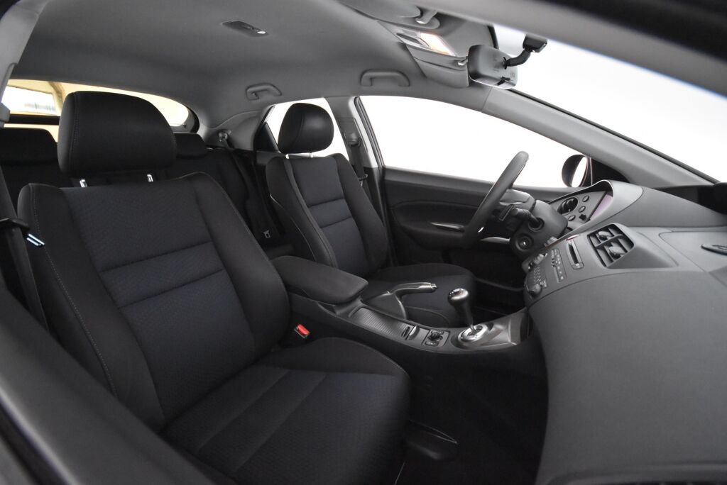 Honda Civic 2009 5D 1,4i Comfort i-Shift / Vetokoukku / Webasto / Huoltokirja