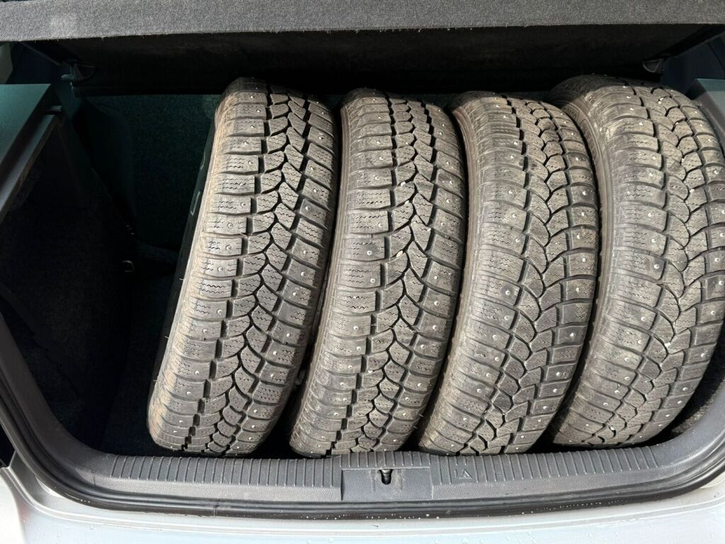 Volkswagen Polo 2009 United 1,4 59 kW / Huoltokirja / Kahdet renkaat / Jakopää tehty 2022