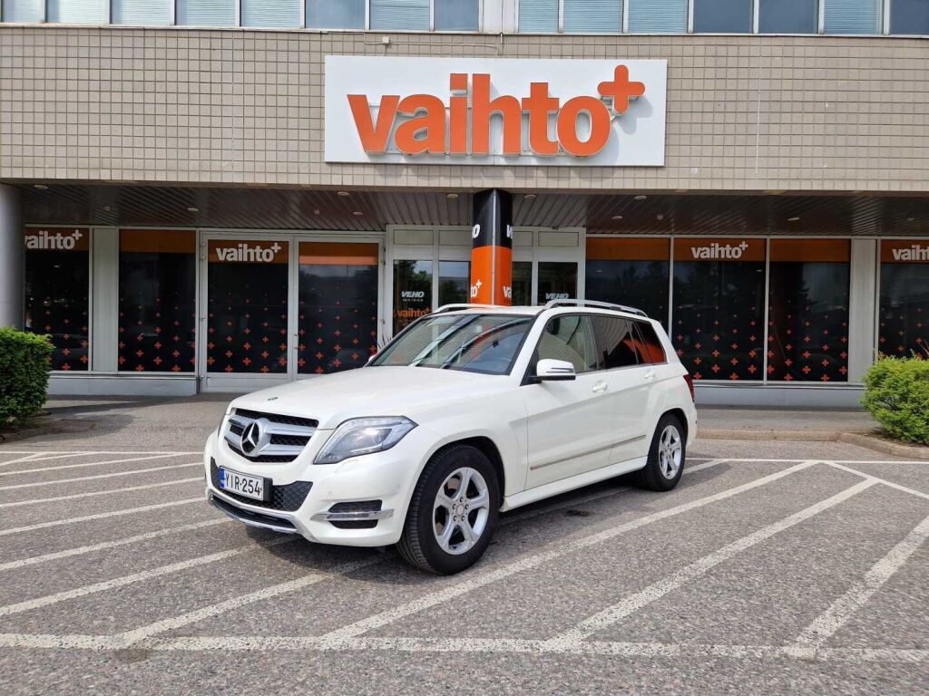 Mercedes-Benz GLK 2013 250 BlueTec 4Matic A / xenon / Koukku / Webasto / Navi