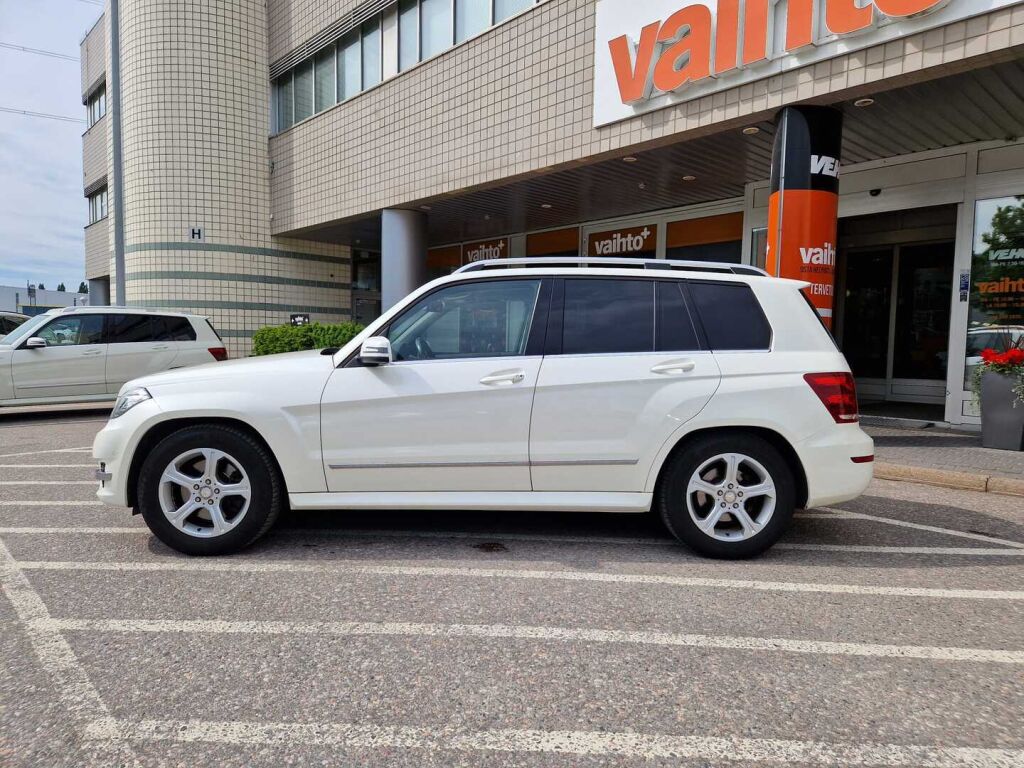 Mercedes-Benz GLK 2013 250 BlueTec 4Matic A / xenon / Koukku / Webasto / Navi