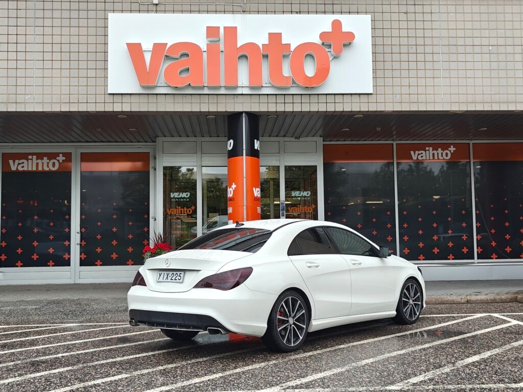 Mercedes-Benz CLA 2016 180 Automatic Edition / Peruutuskamera / Vakionopeudensäädin / Urheiluistuimet
