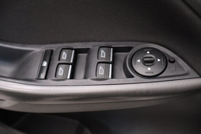 Ford Focus 2017 1,5 TDCi 120 hv Start/stop PowerShift ST-Line Wagon/  Webasto/ Bluetooth/ Juuri huollettu