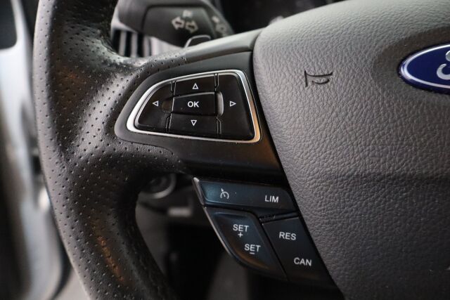 Ford Focus 2017 1,5 TDCi 120 hv Start/stop PowerShift ST-Line Wagon/  Webasto/ Bluetooth/ Juuri huollettu