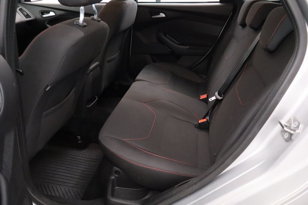 Ford Focus 2017 1,5 TDCi 120 hv Start/stop PowerShift ST-Line Wagon/  Webasto/ Bluetooth/ Juuri huollettu
