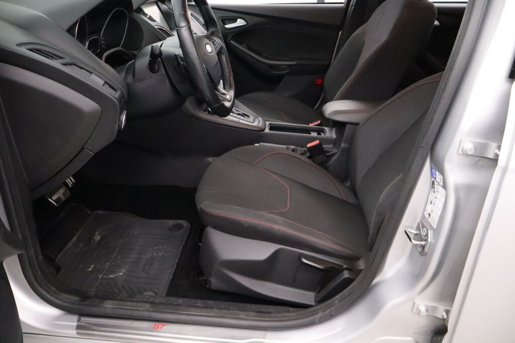 Ford Focus 2017 1,5 TDCi 120 hv Start/stop PowerShift ST-Line Wagon/  Webasto/ Bluetooth/ Juuri huollettu